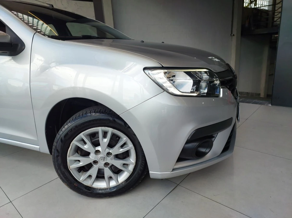 RENAULT LOGAN