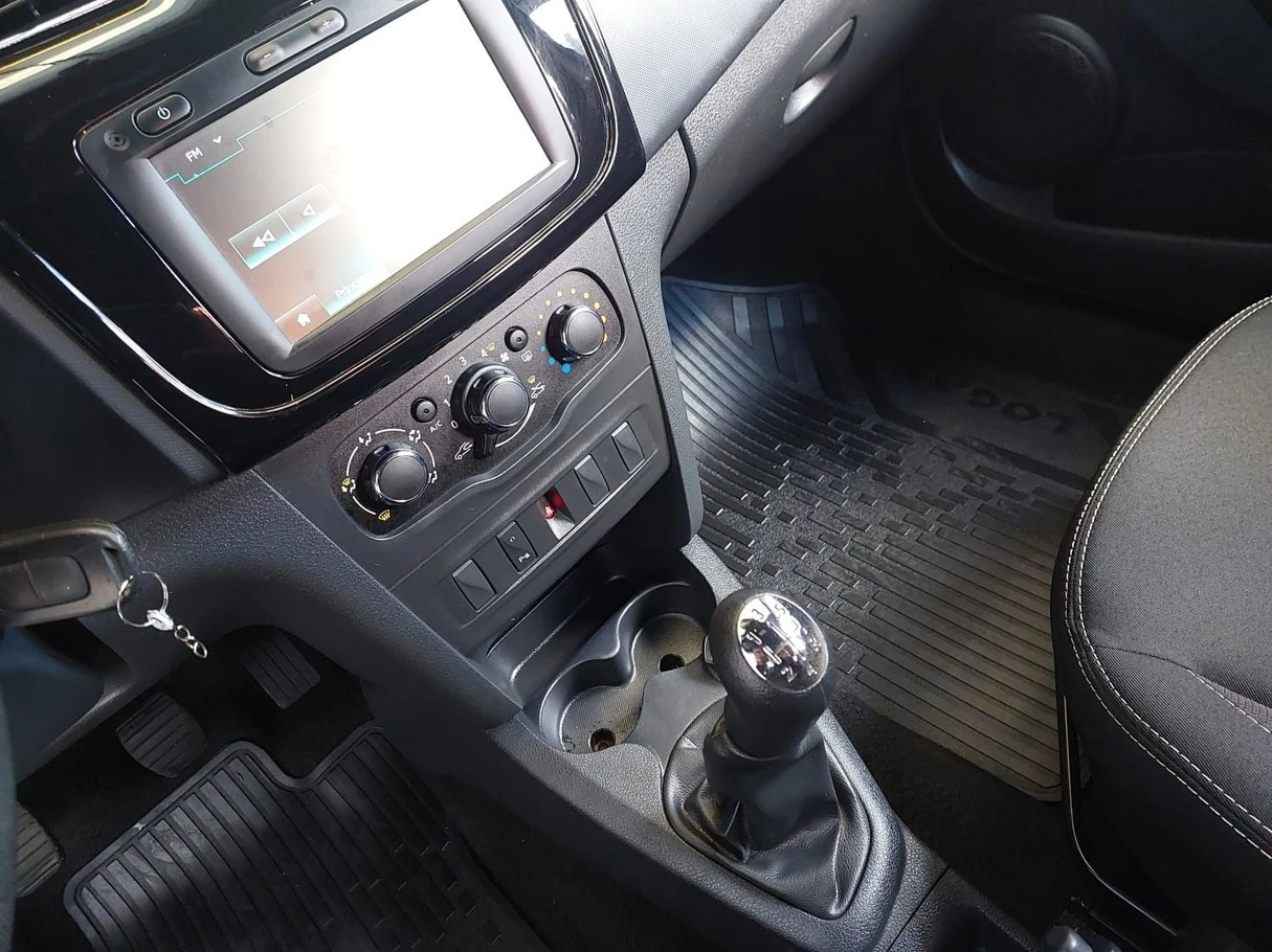 RENAULT LOGAN