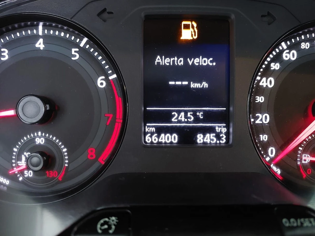 VOLKSWAGEN VOYAGE