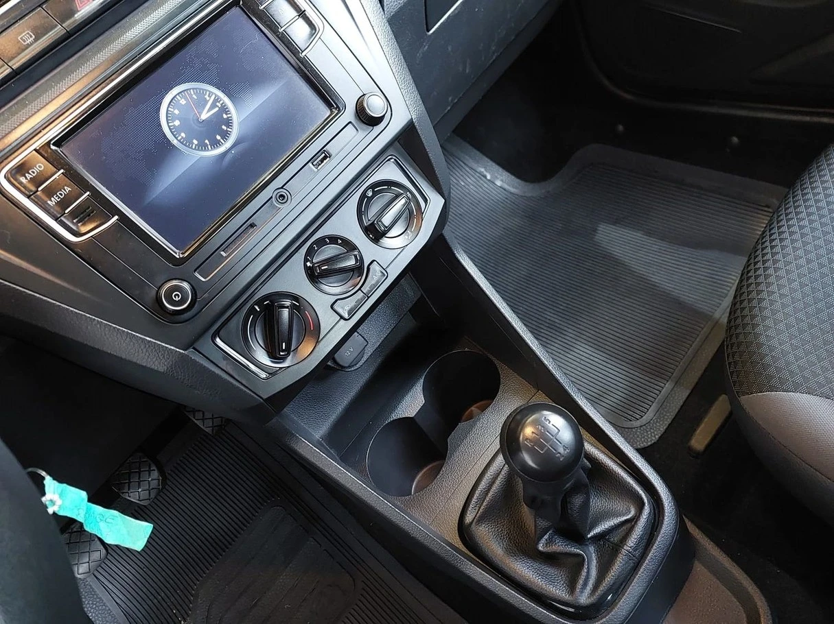 VOLKSWAGEN VOYAGE