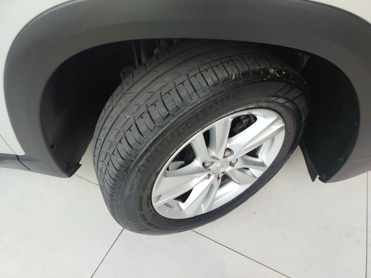 CHEVROLET TRACKER