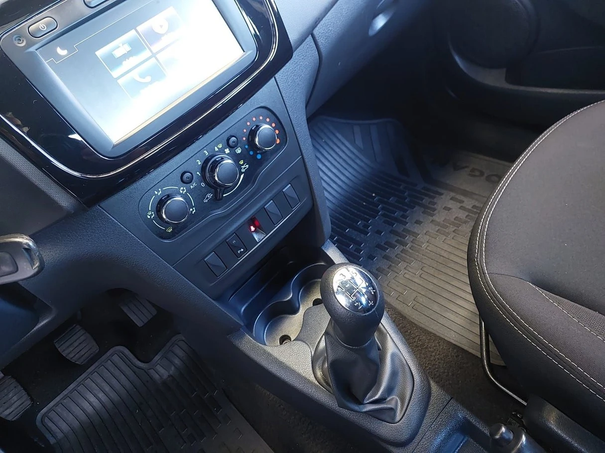 RENAULT LOGAN