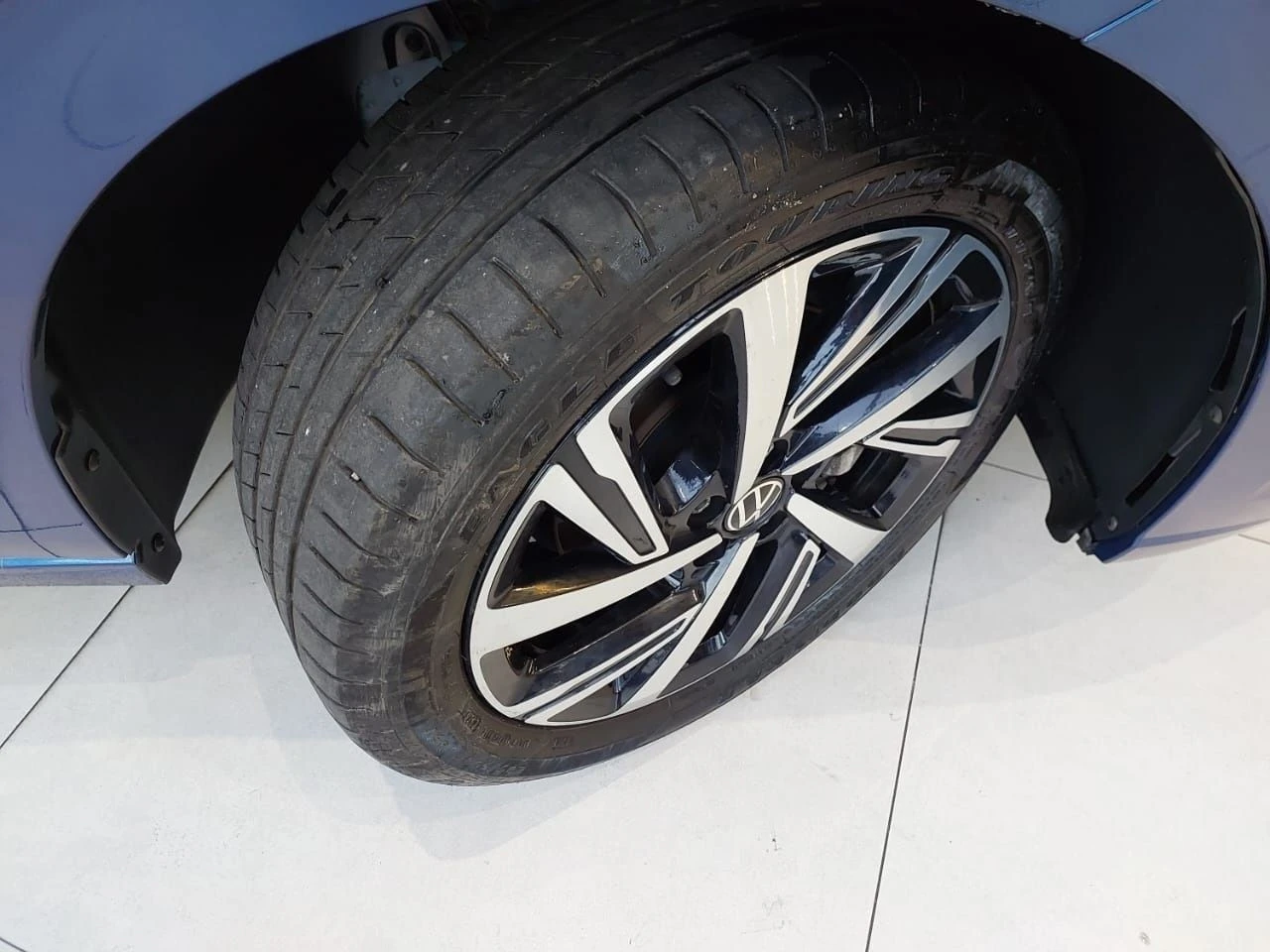 VOLKSWAGEN VIRTUS