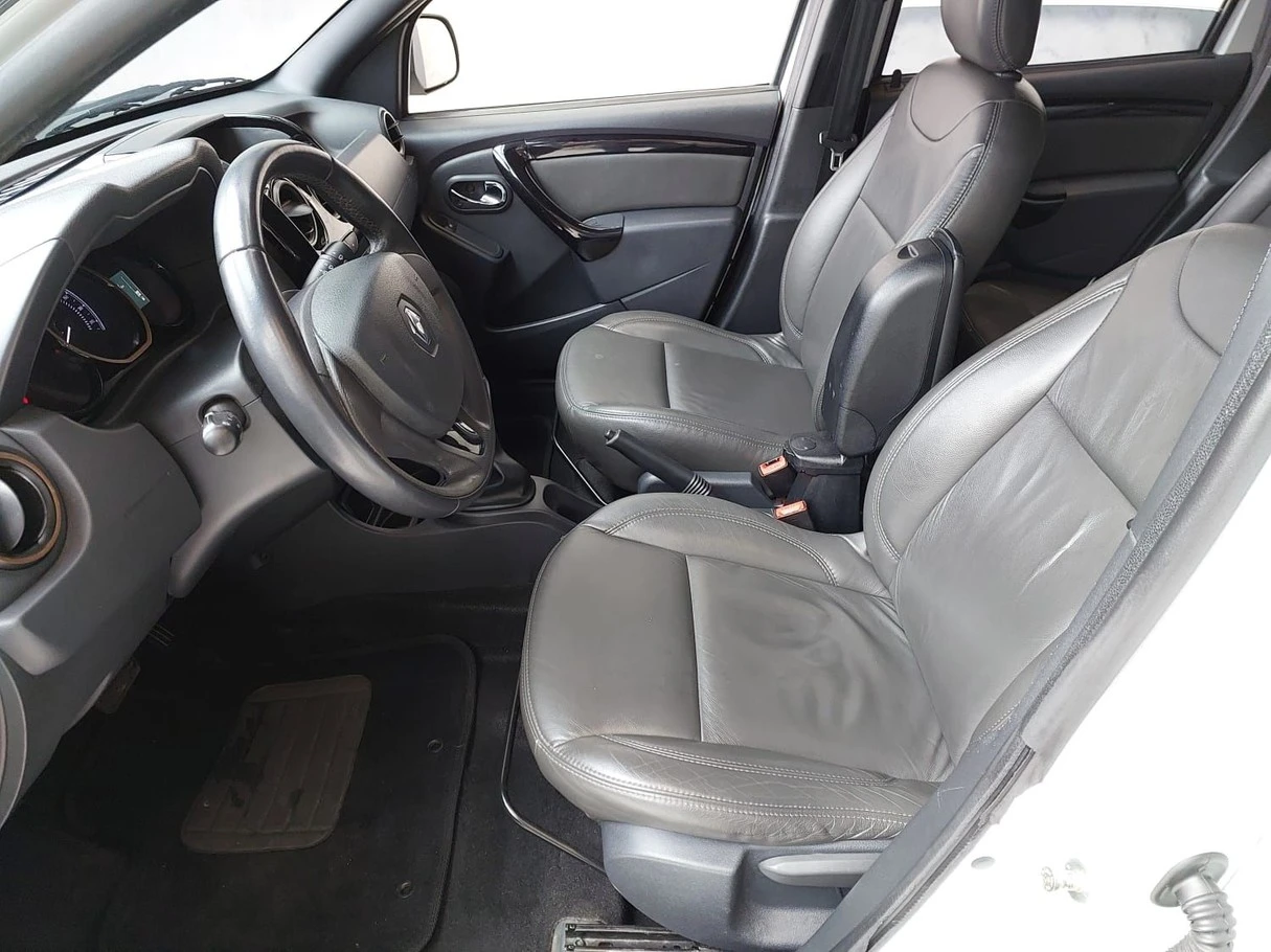 RENAULT DUSTER