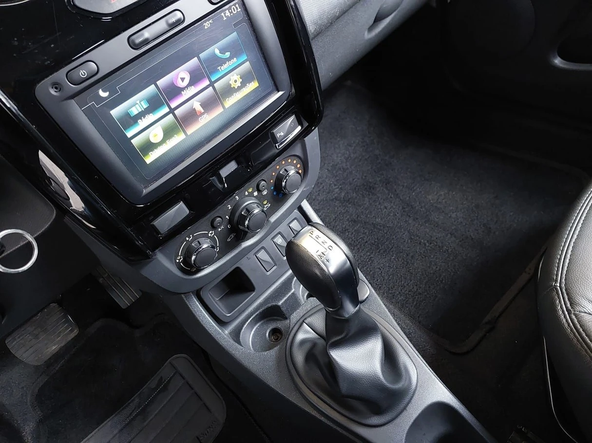 RENAULT DUSTER