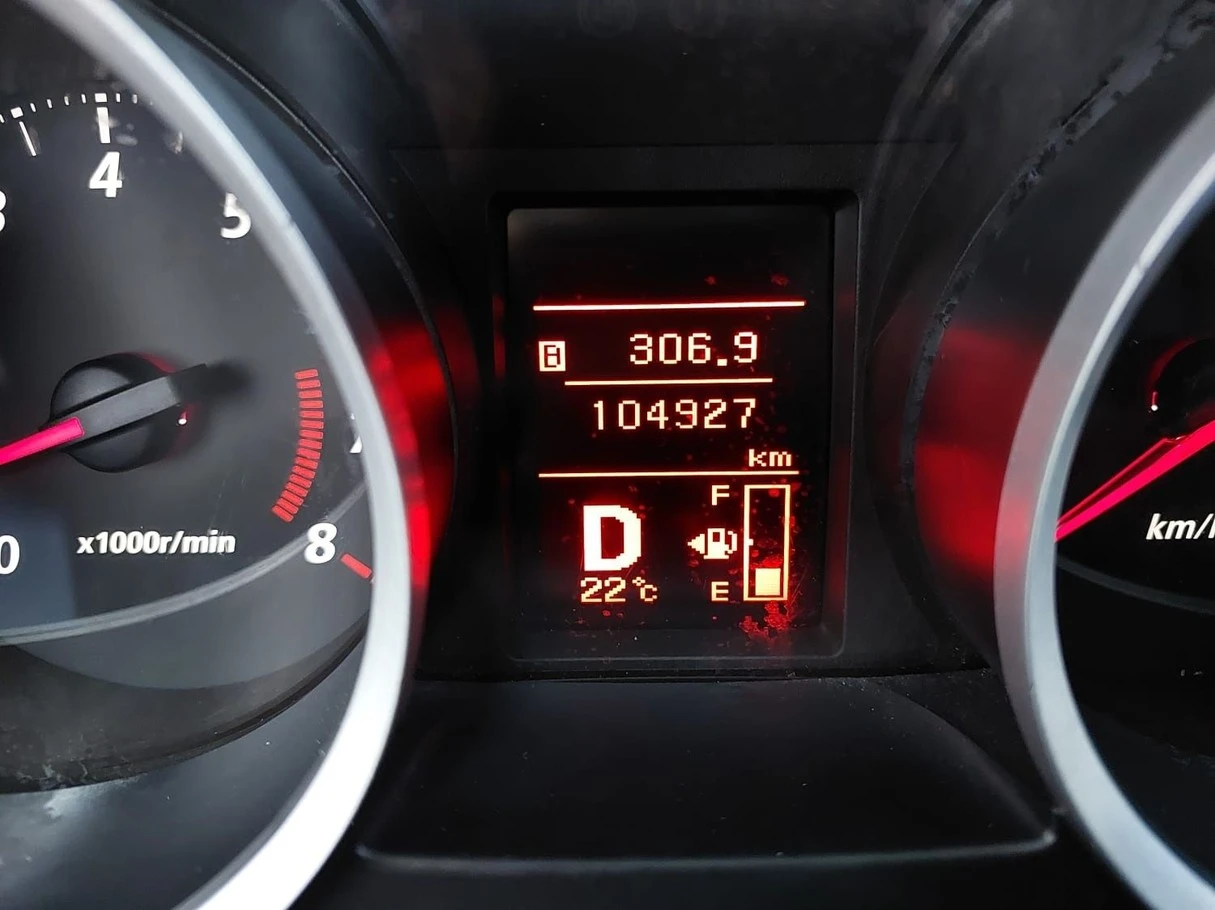MITSUBISHI LANCER