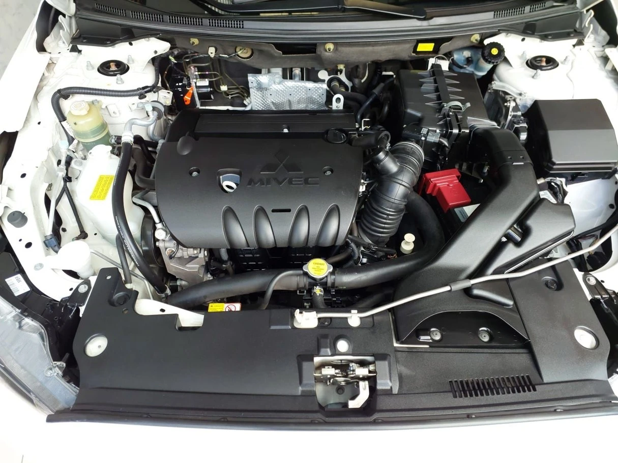 MITSUBISHI LANCER