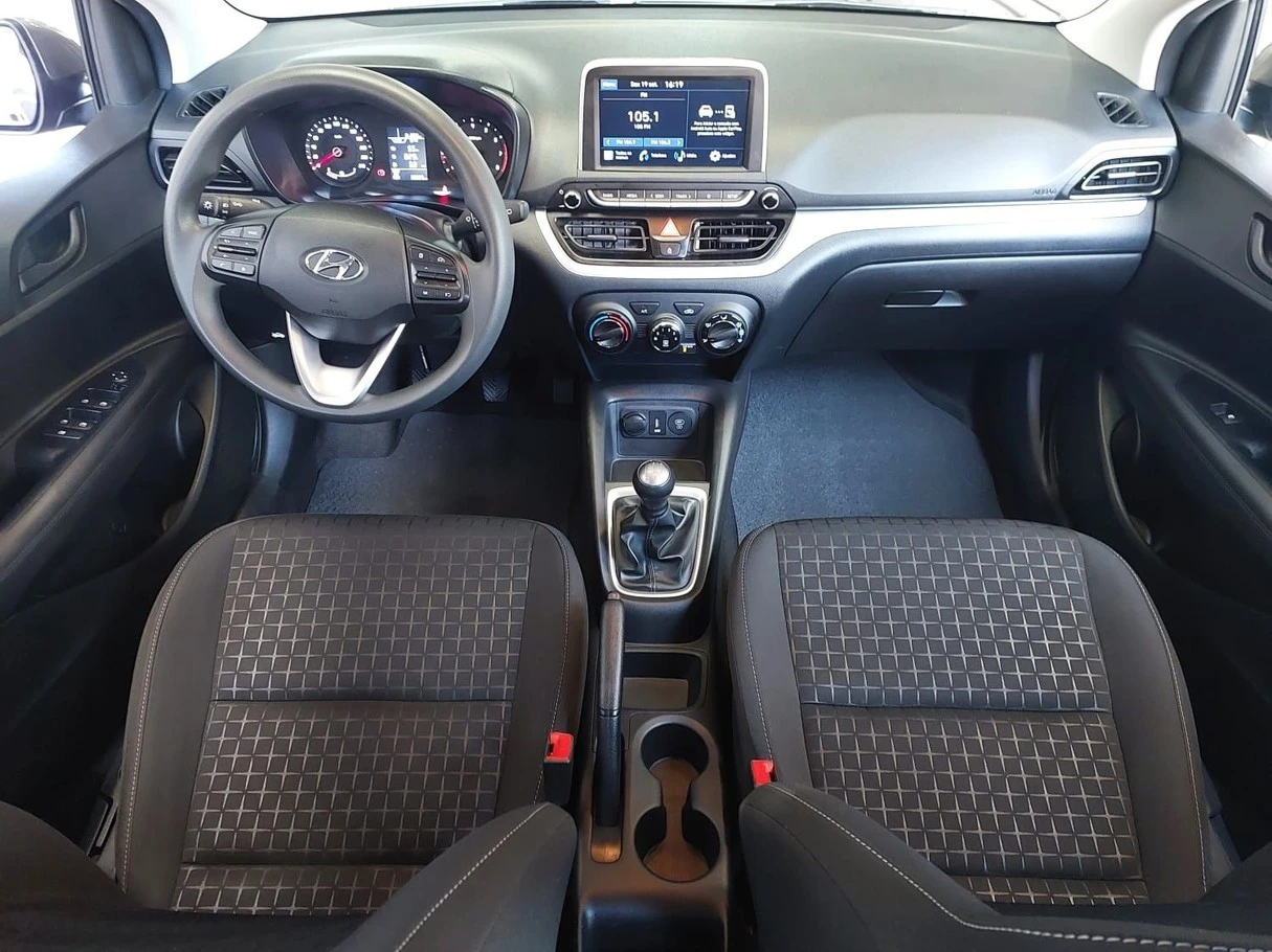 HYUNDAI HB20