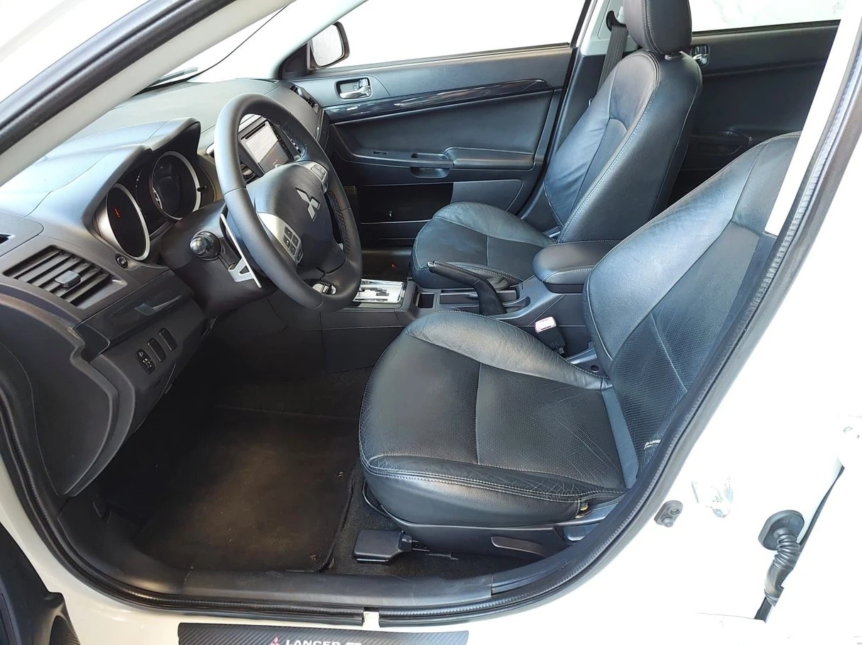 MITSUBISHI LANCER