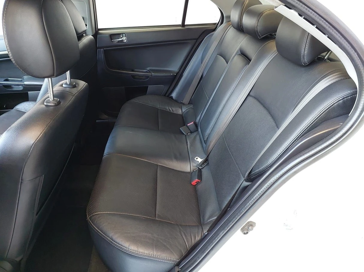 MITSUBISHI LANCER