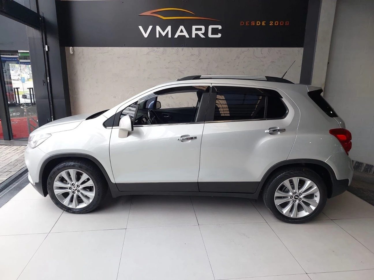 CHEVROLET TRACKER