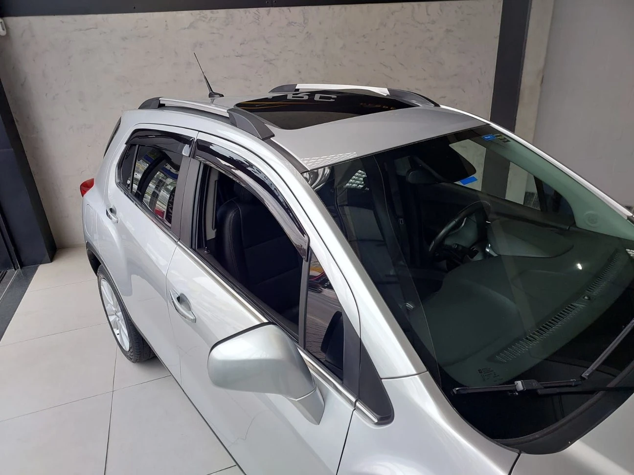 CHEVROLET TRACKER
