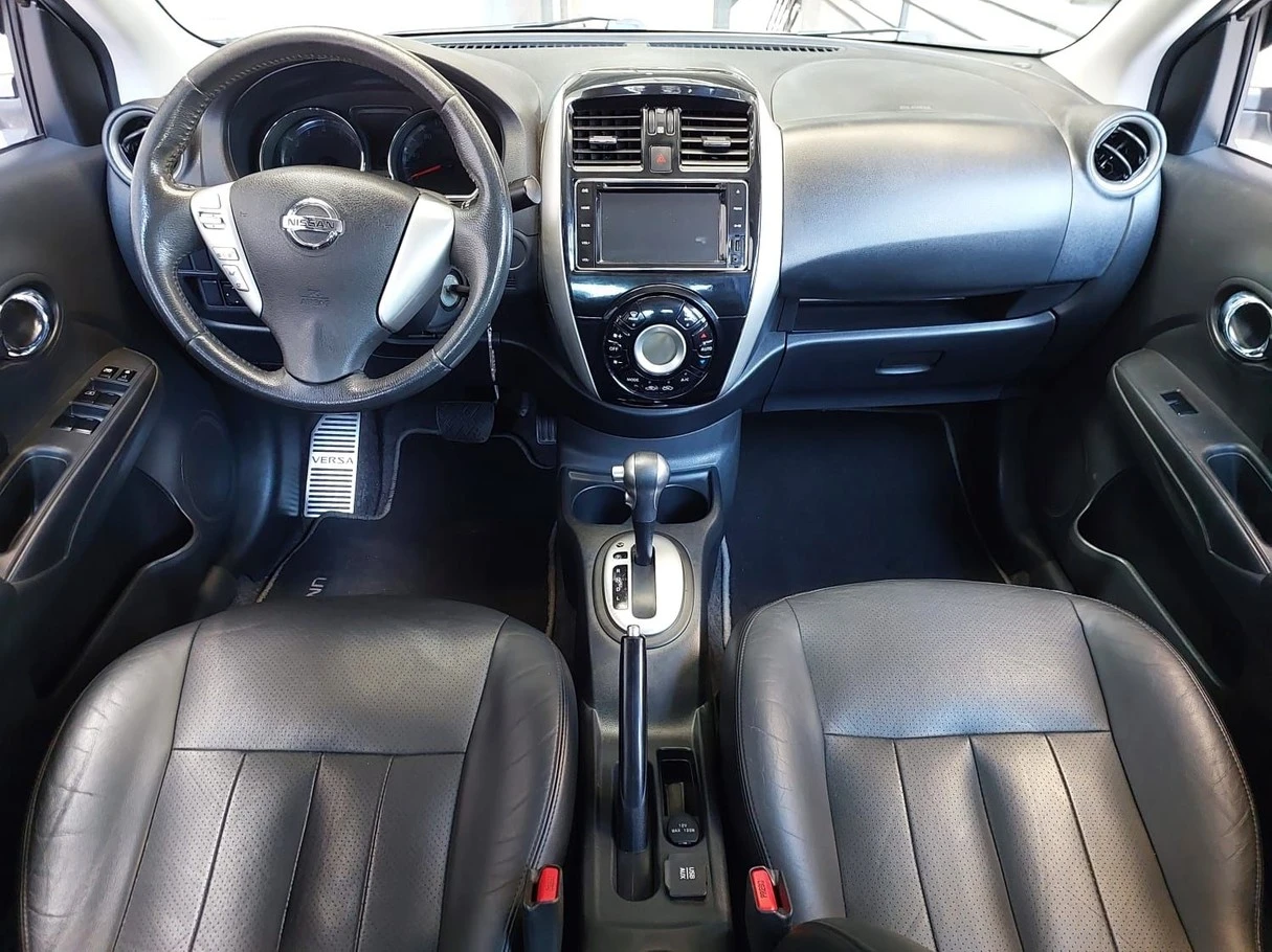 NISSAN VERSA