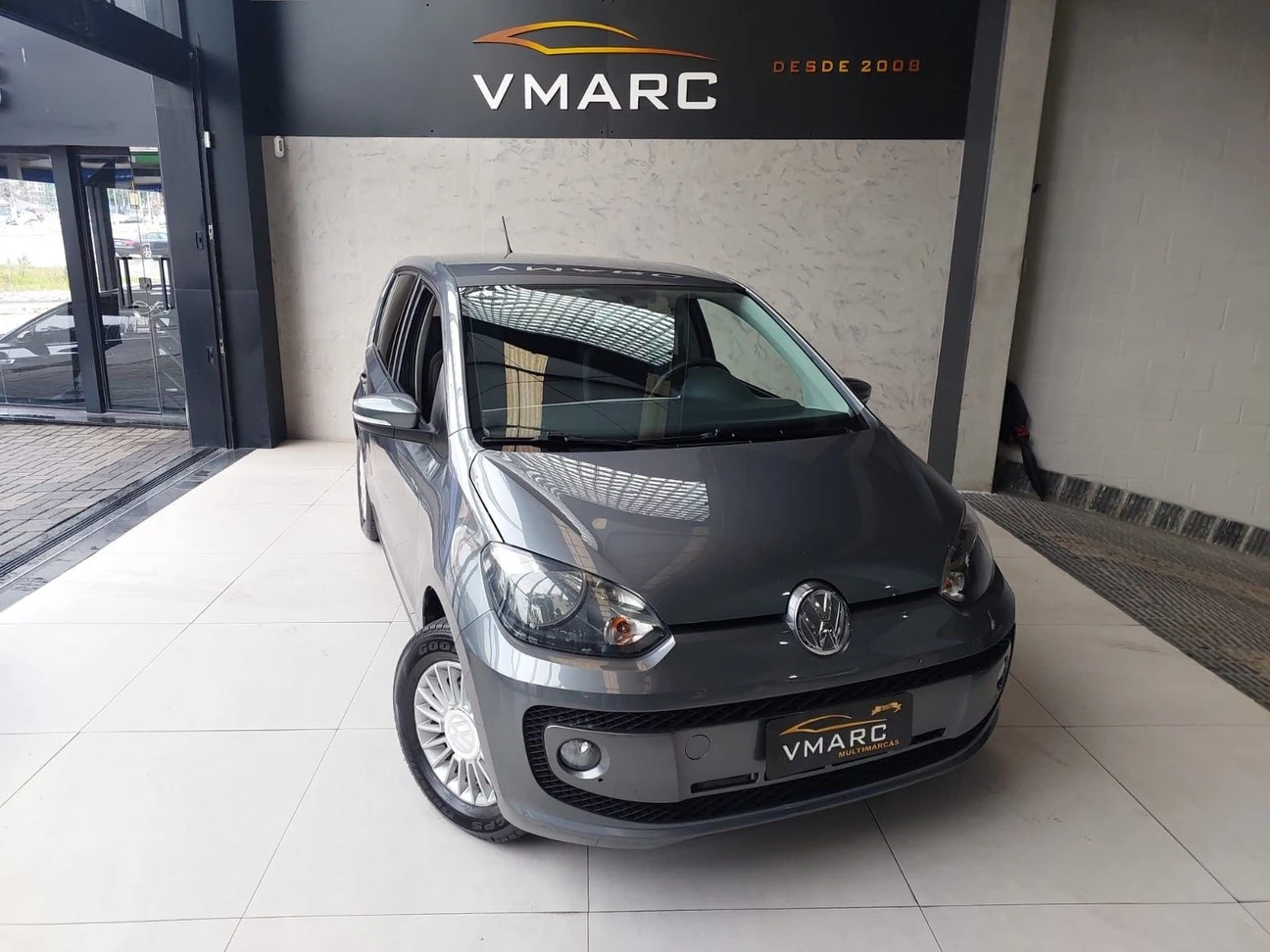 VOLKSWAGEN UP