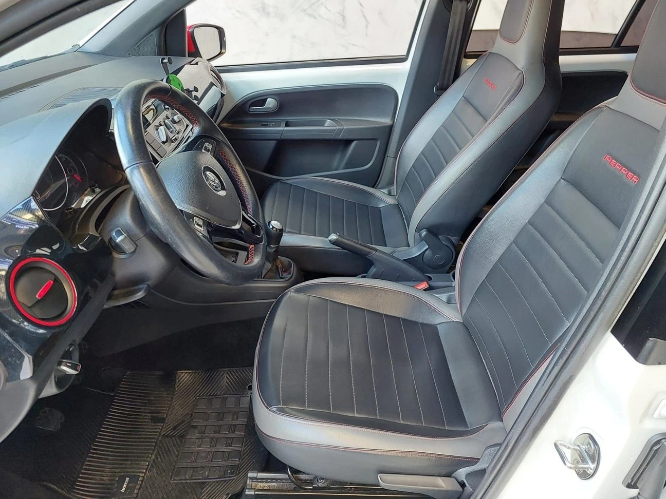 VOLKSWAGEN UP