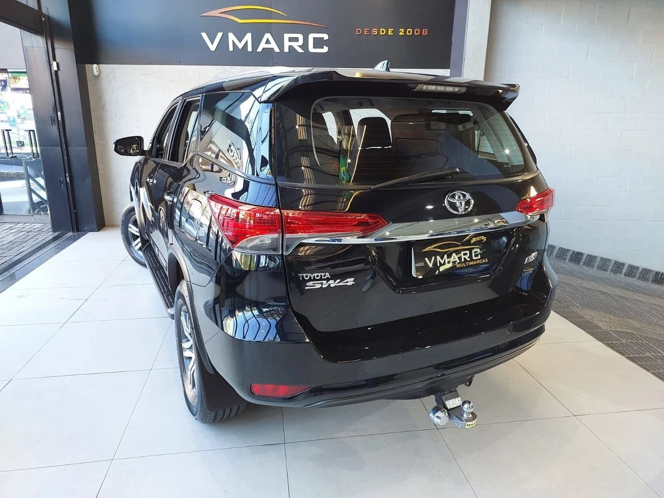 TOYOTA HILUX SW4