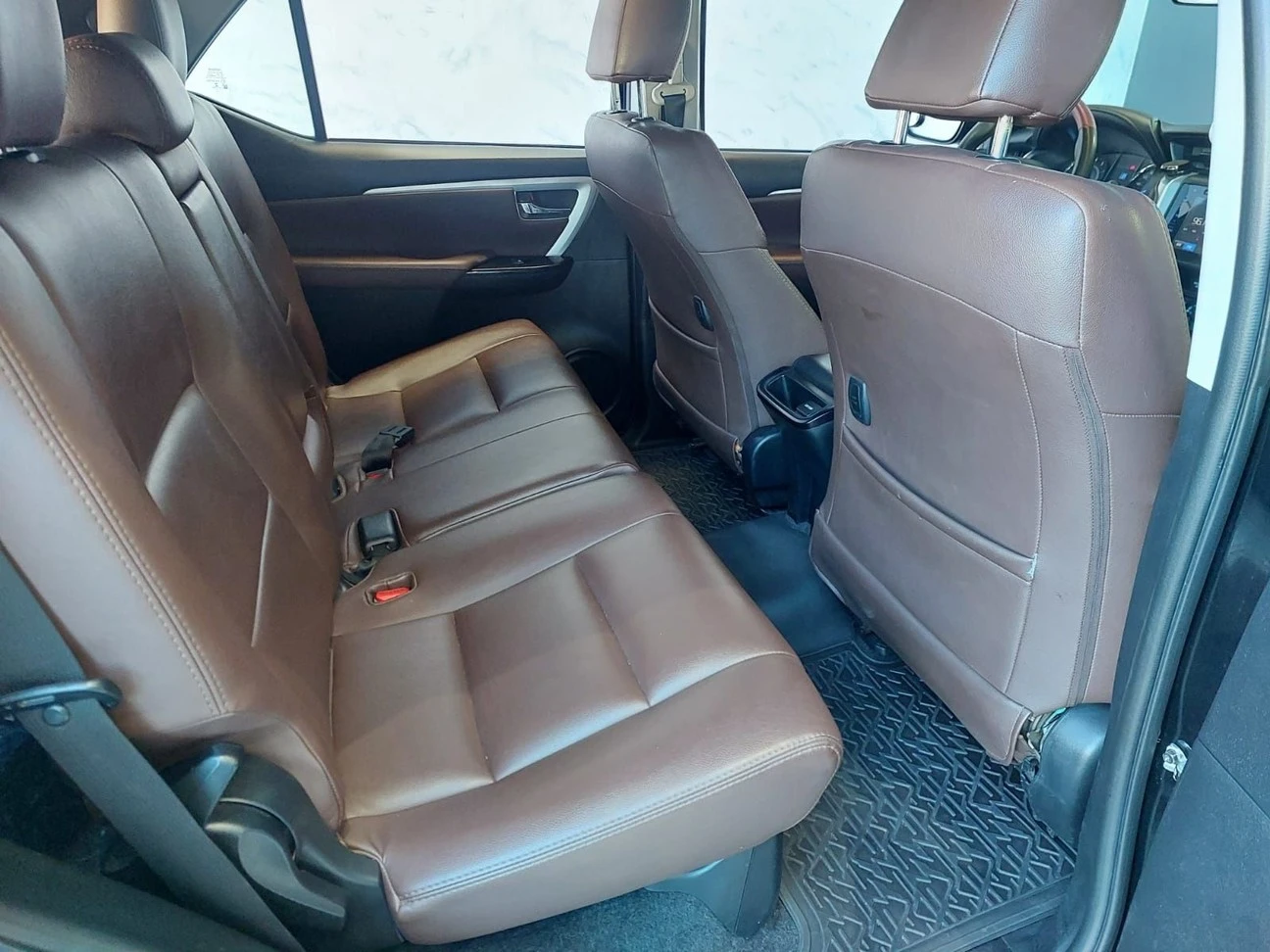 TOYOTA HILUX SW4