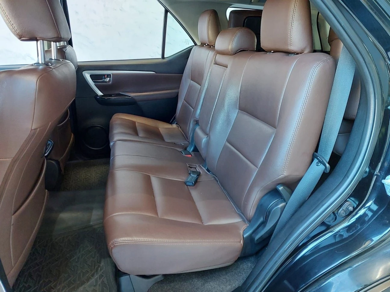 TOYOTA HILUX SW4