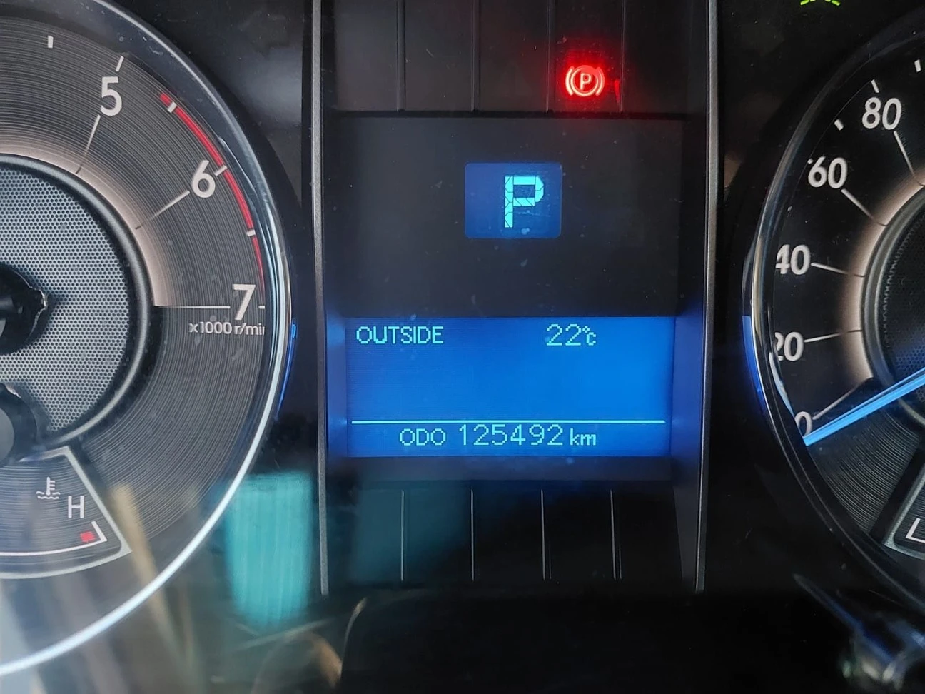 TOYOTA HILUX SW4