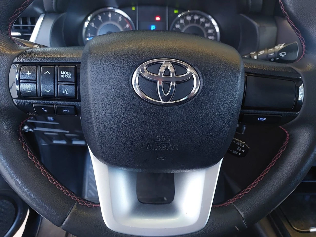 TOYOTA HILUX SW4