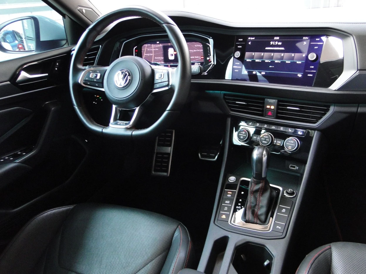 VOLKSWAGEN JETTA