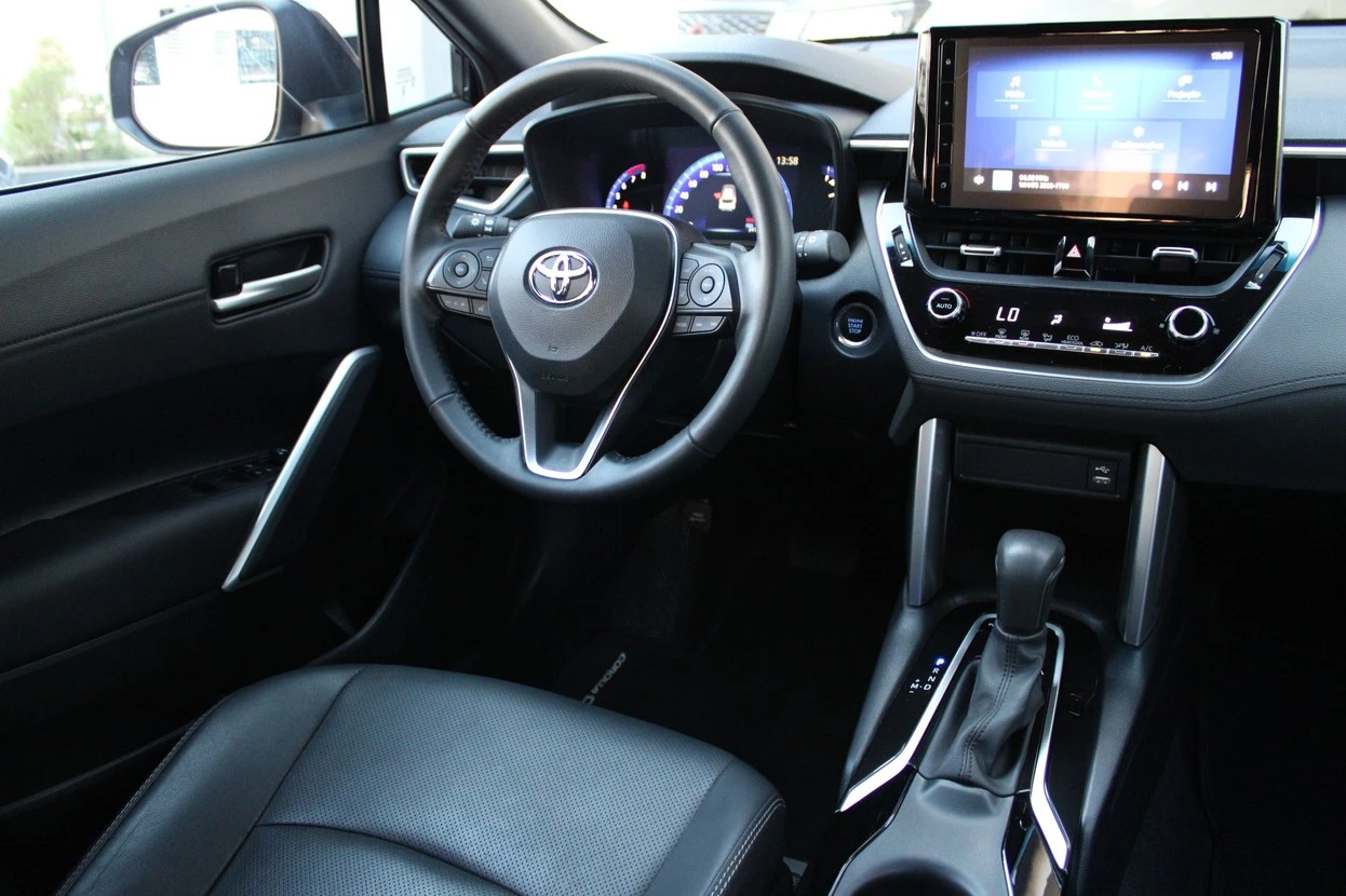 TOYOTA COROLLA CROSS