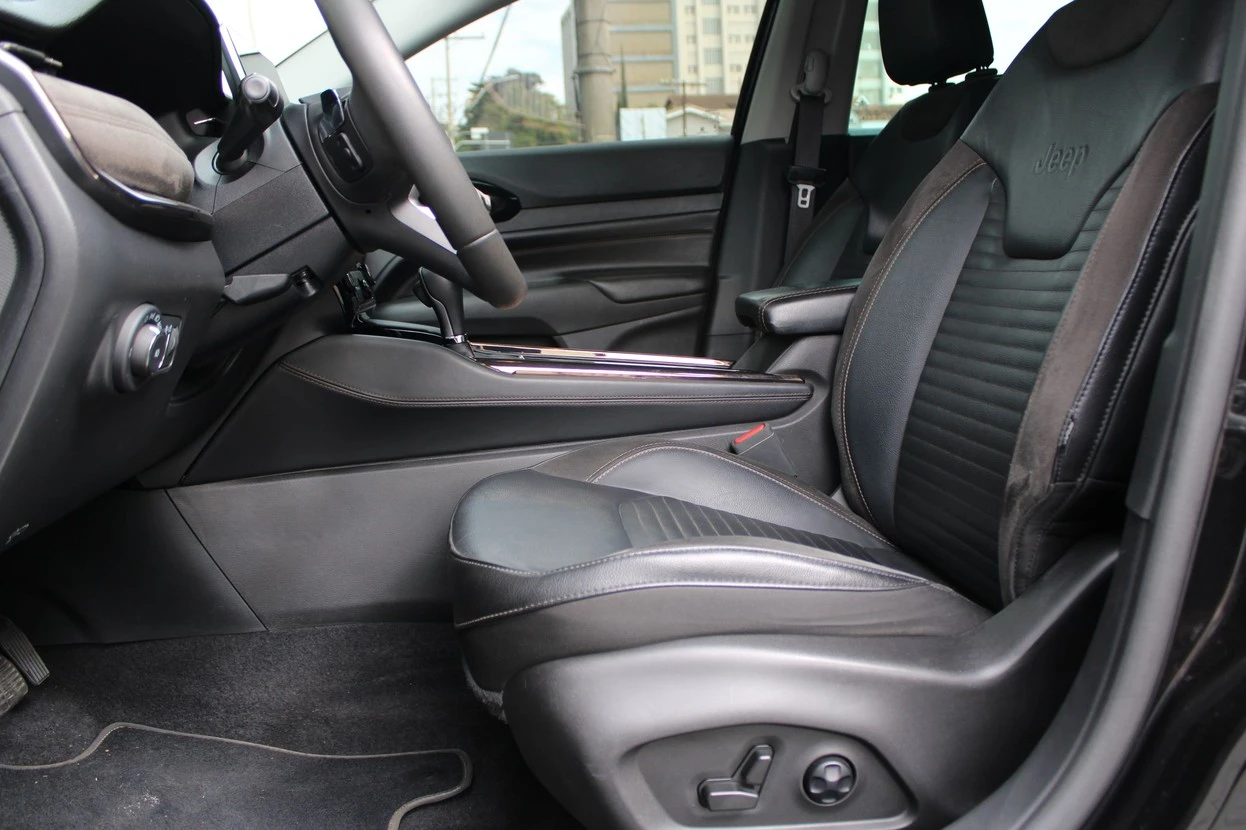 JEEP COMMANDER