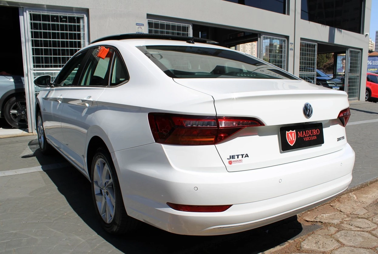 VOLKSWAGEN JETTA