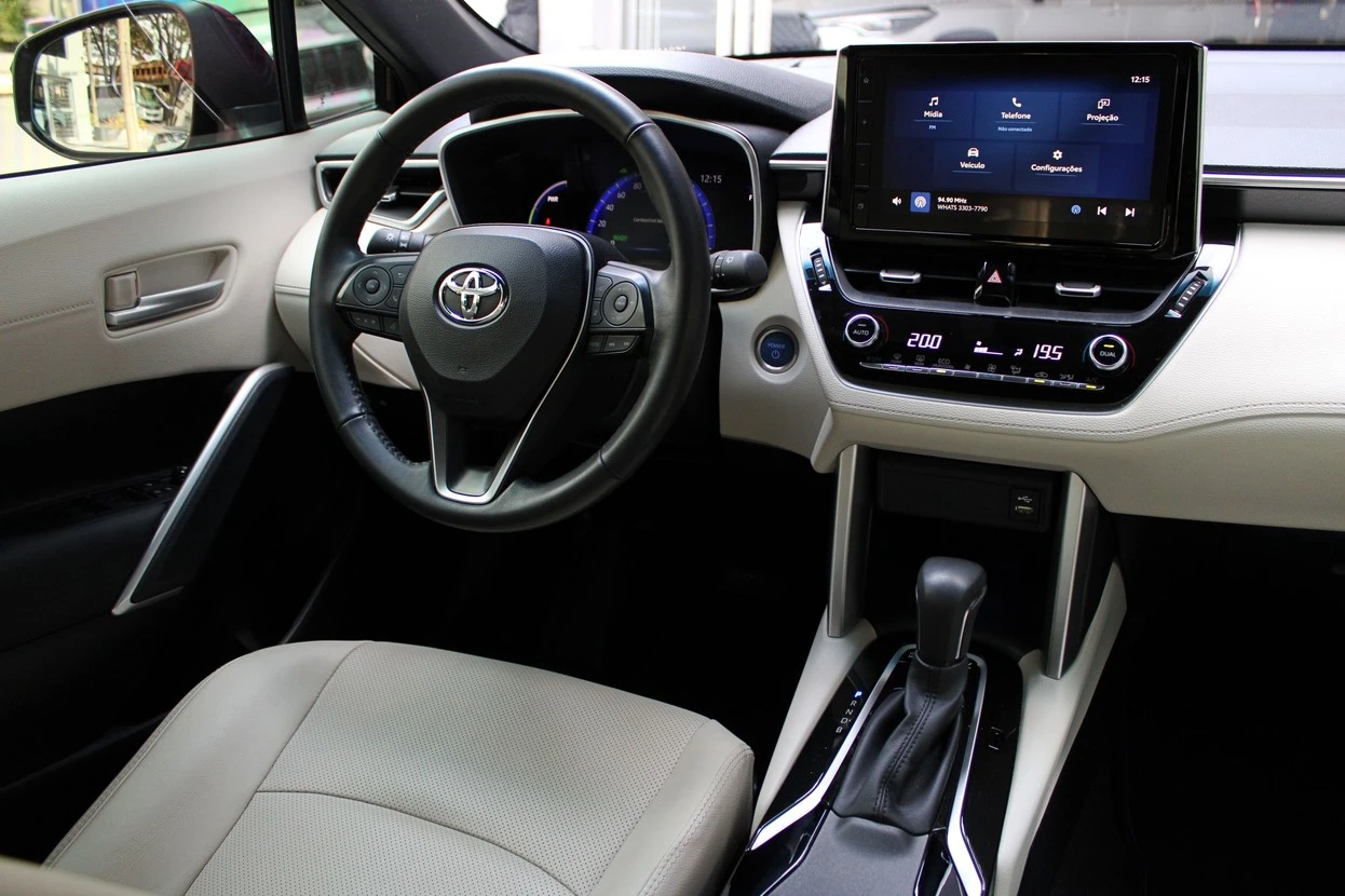 TOYOTA COROLLA CROSS