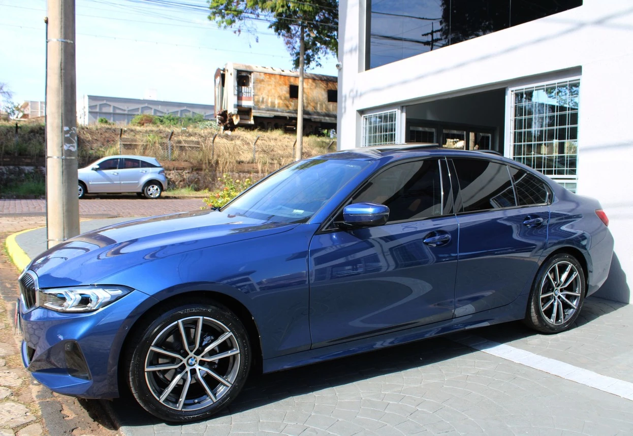 BMW 320I