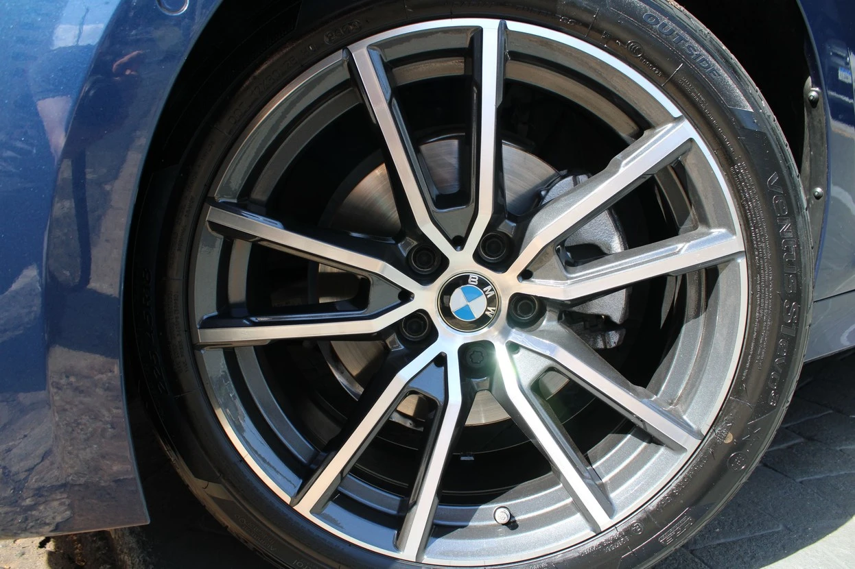 BMW 320I