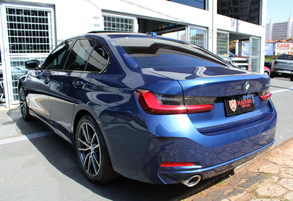 BMW 320I
