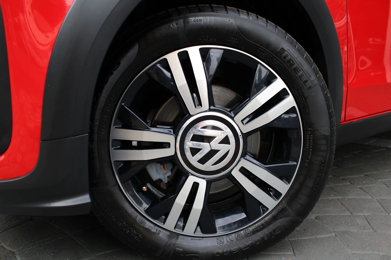 VOLKSWAGEN UP