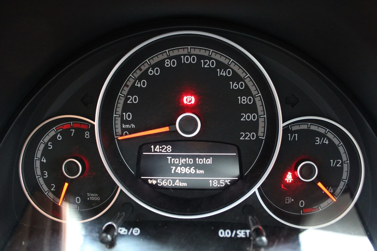 VOLKSWAGEN UP