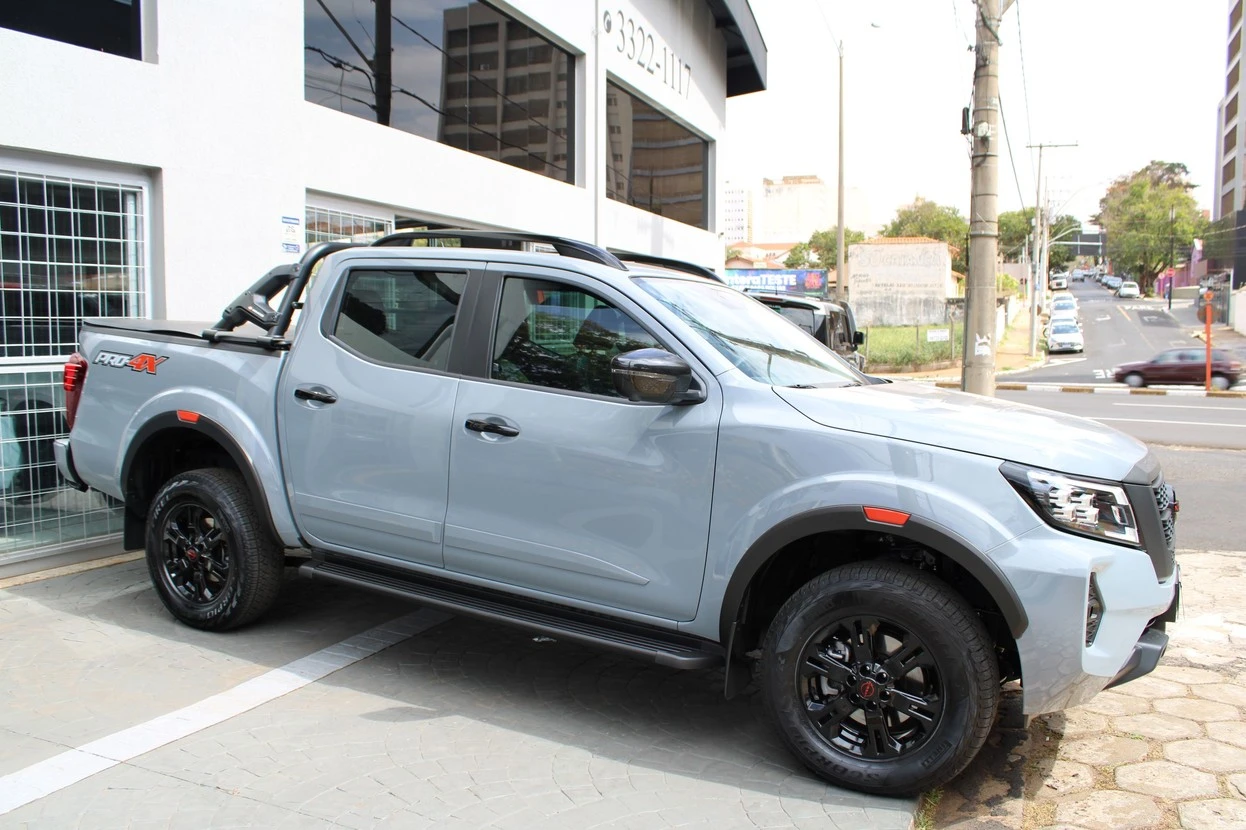 NISSAN FRONTIER