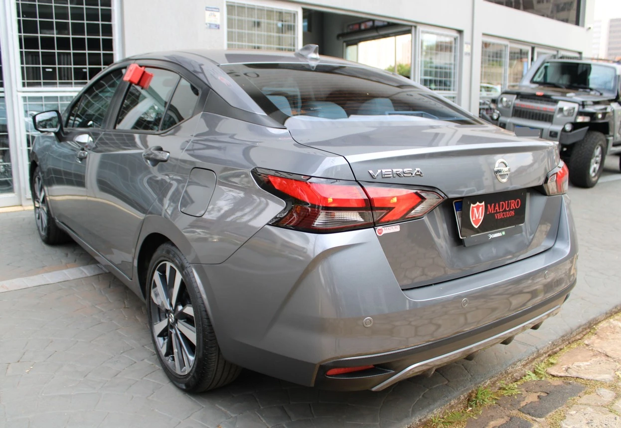 NISSAN VERSA