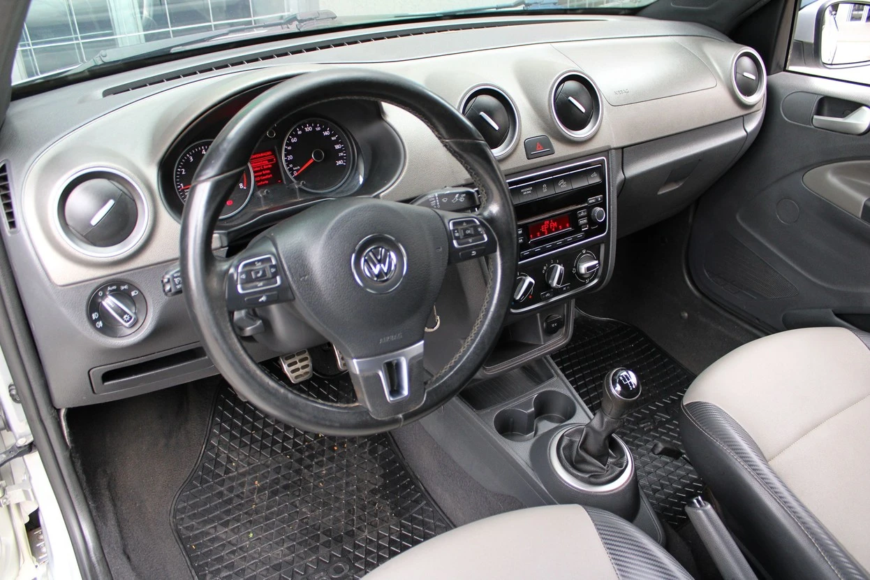 VOLKSWAGEN SAVEIRO