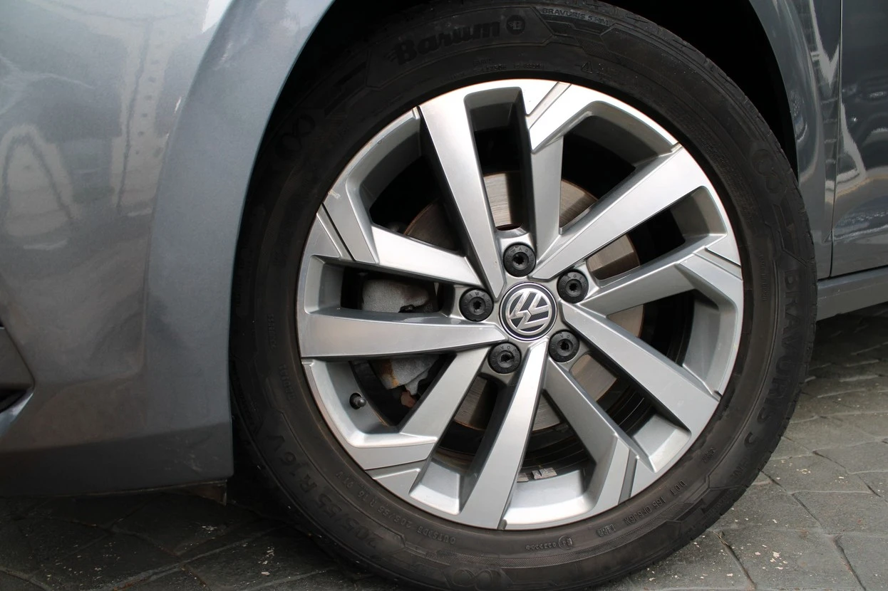 VOLKSWAGEN VIRTUS