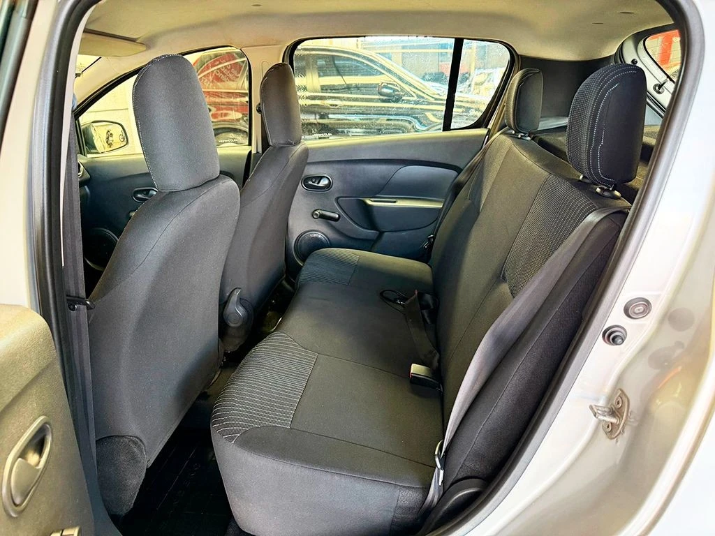RENAULT SANDERO