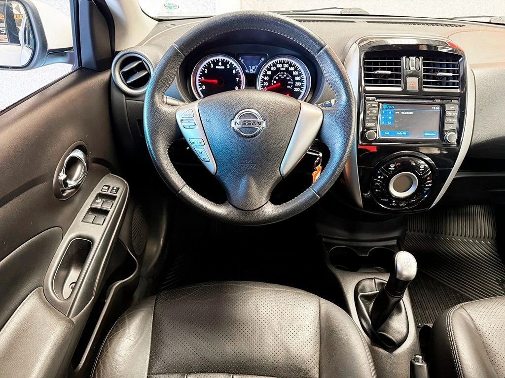 NISSAN VERSA