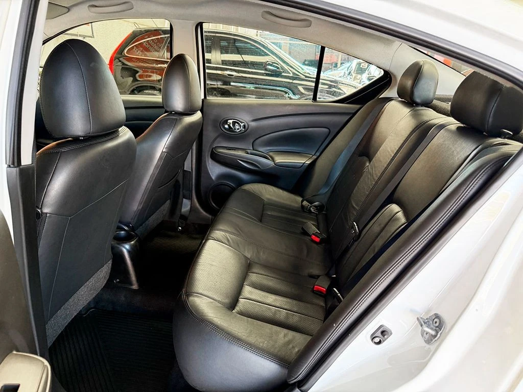 NISSAN VERSA