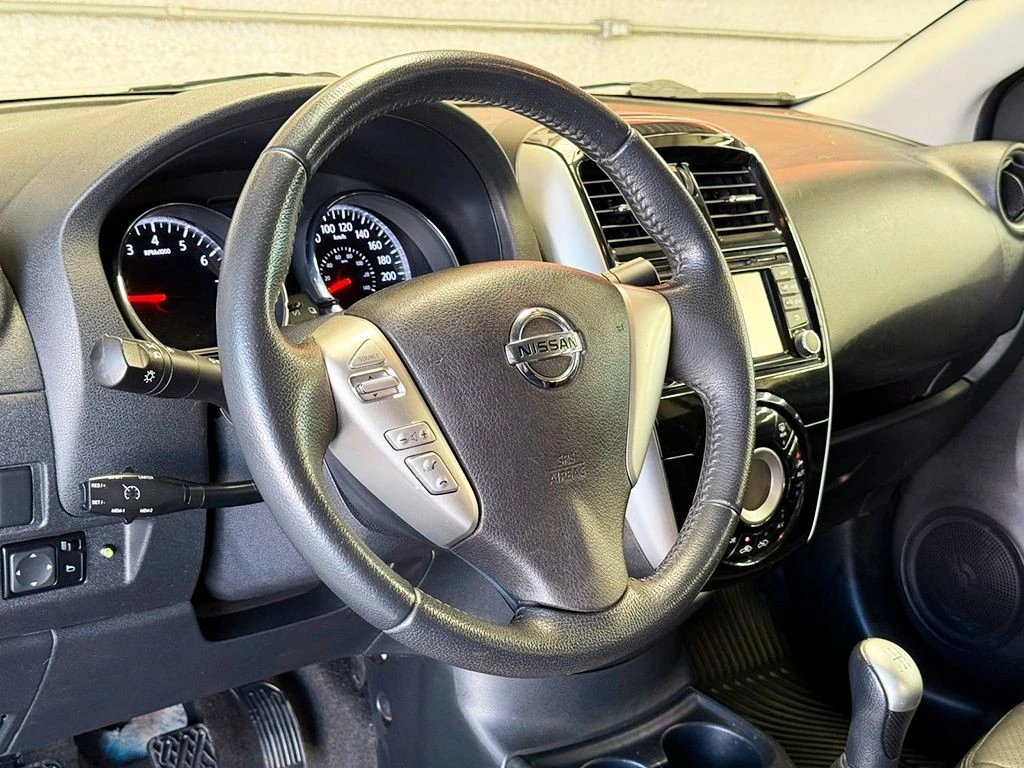 NISSAN VERSA