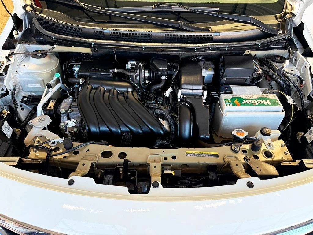 NISSAN VERSA