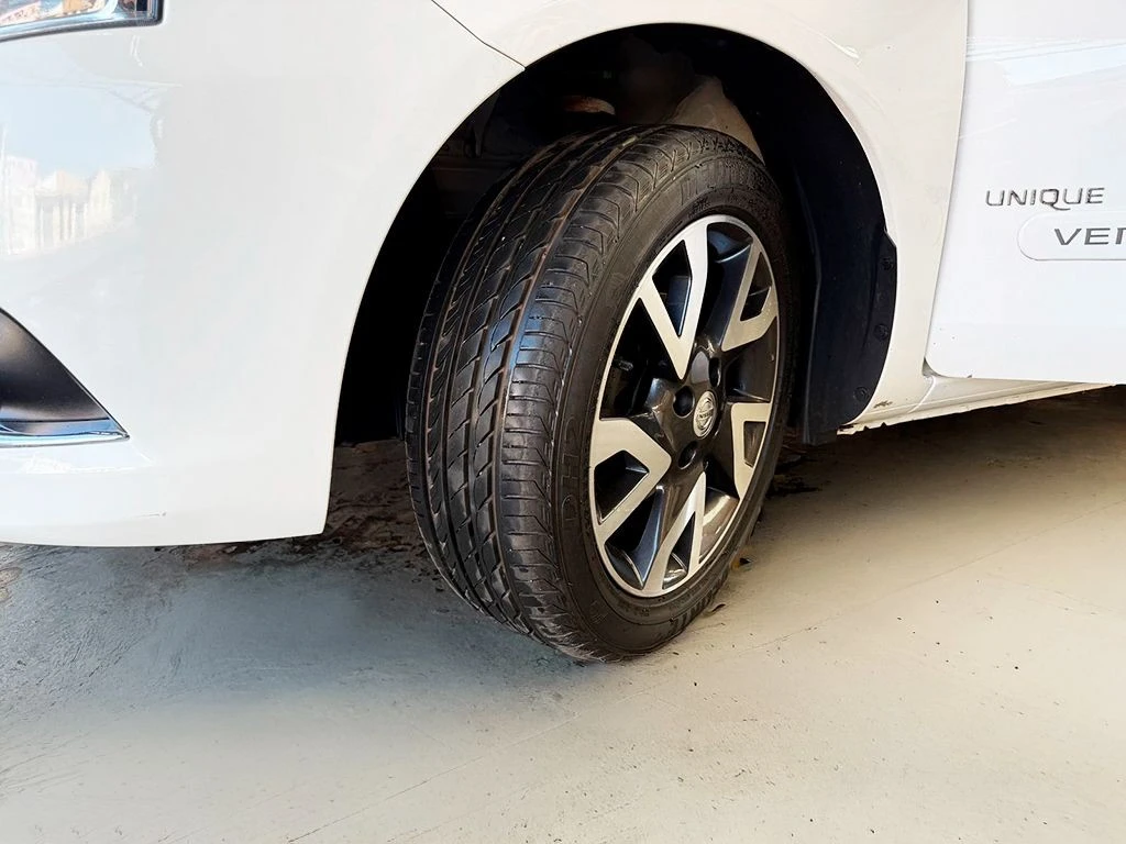 NISSAN VERSA