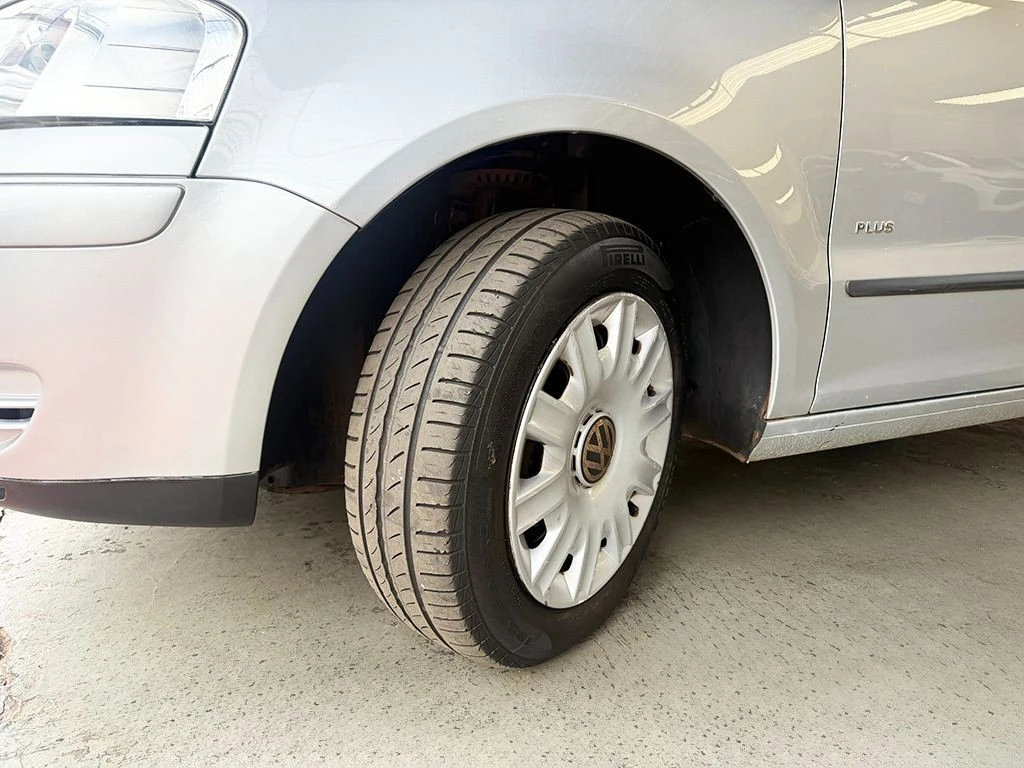 VOLKSWAGEN FOX