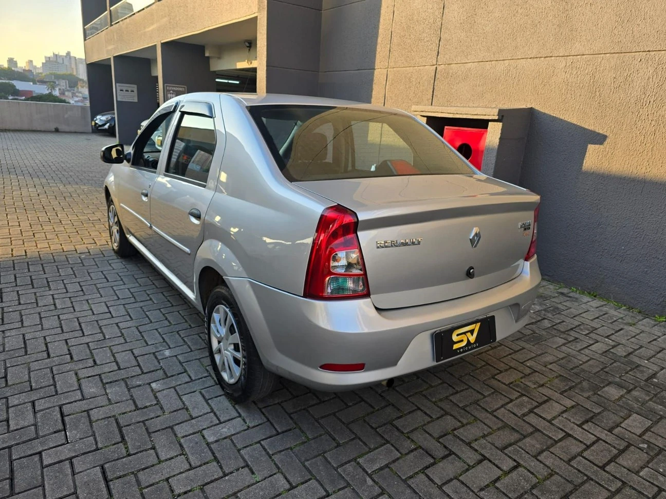 RENAULT LOGAN