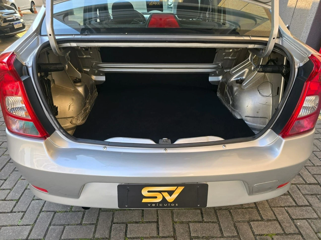 RENAULT LOGAN