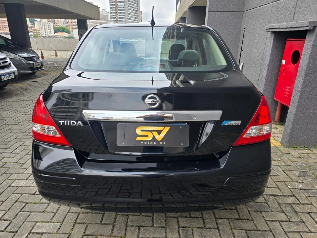 NISSAN TIIDA