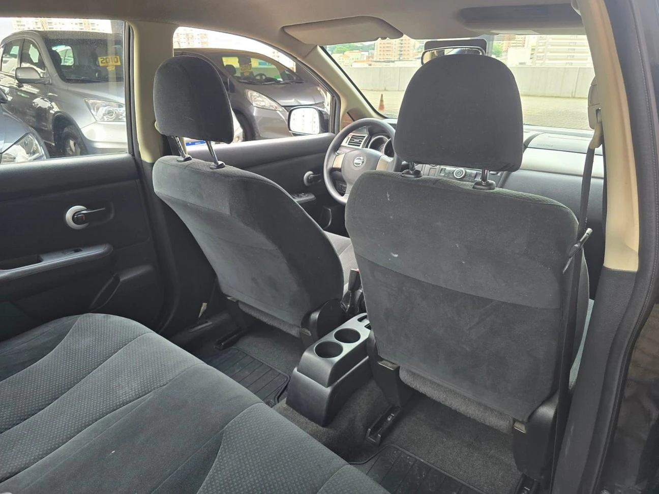 NISSAN TIIDA