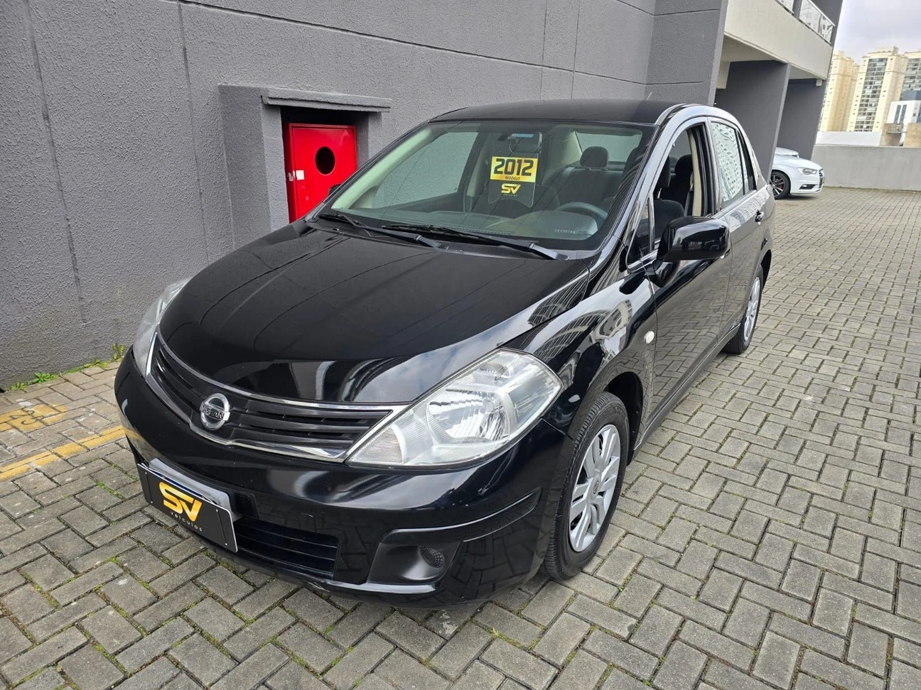 NISSAN TIIDA